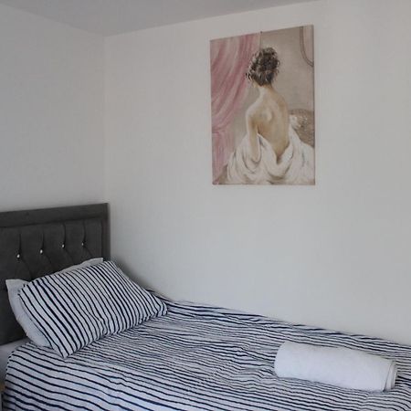Exquisite And Modern 2 Bed Maisonette Harmondsworth Zewnętrze zdjęcie