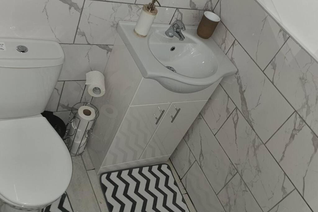 Exquisite And Modern 2 Bed Maisonette Harmondsworth Zewnętrze zdjęcie