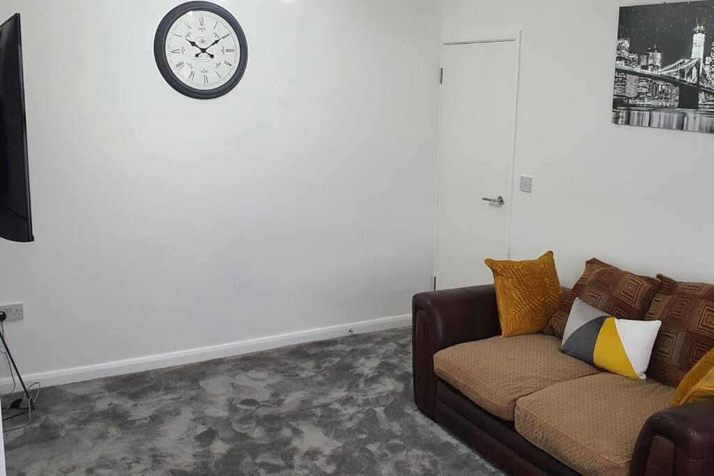 Exquisite And Modern 2 Bed Maisonette Harmondsworth Zewnętrze zdjęcie